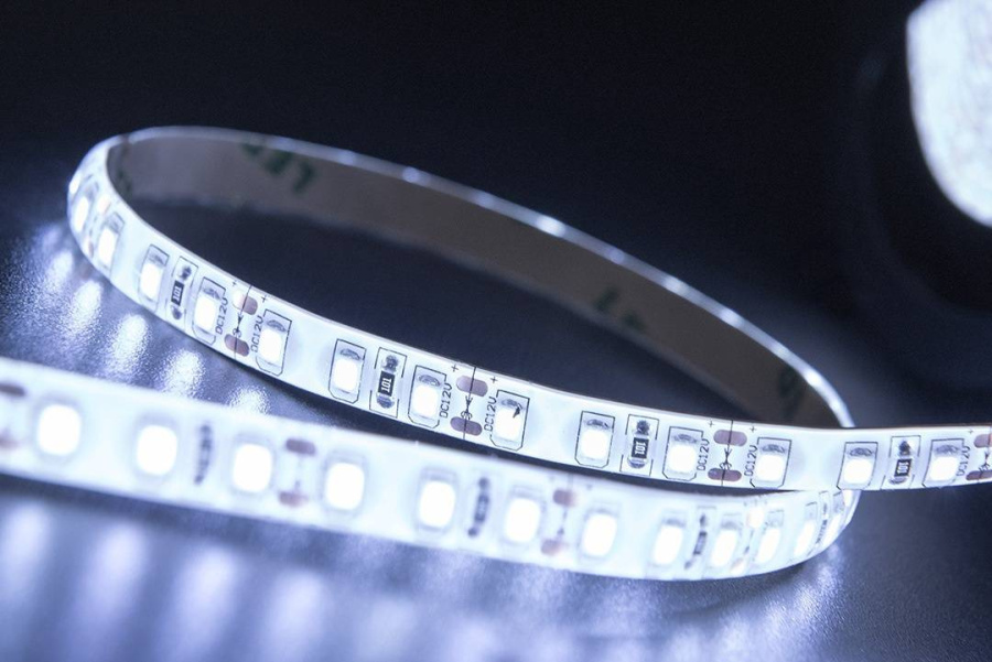 Лента светодиодная SWG SWG2120, 9,6 Вт/м, 12В , IP65, холодный белый