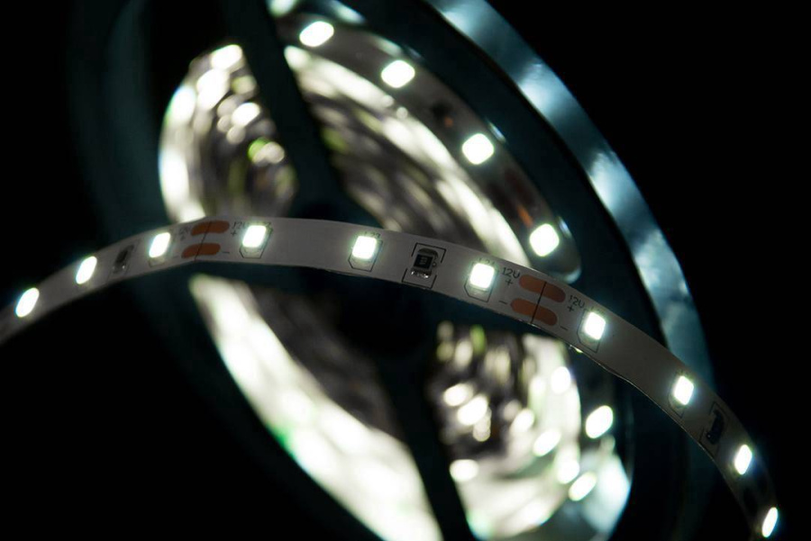 Лента светодиодная SWG SWG260, 4,8 Вт/м, 12В, IP20, холодный белый