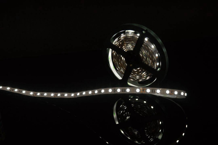 Лента светодиодная SWG SWG560, 14,4 Вт/м, 12В, IP20, ультра холодный белый