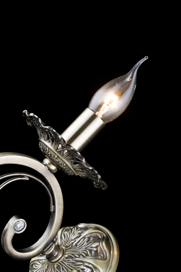 Настенный светильник (бра) Maytoni RC109-WL-01-R