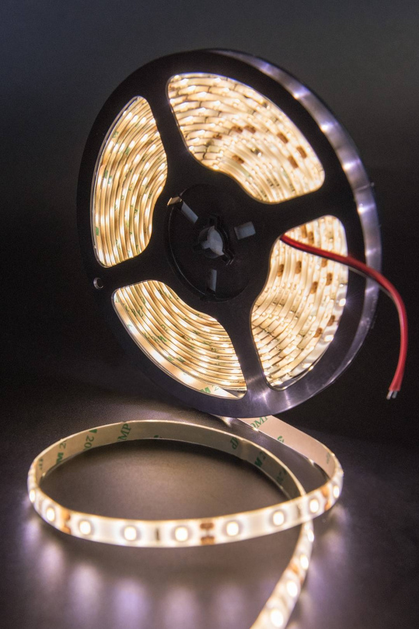 Лента светодиодная SWG SWG260, 4,8 Вт/м, 12В, IP65, теплый белый