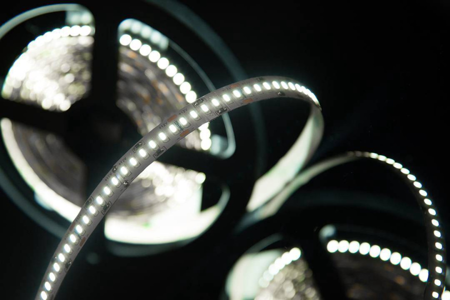 Лента светодиодная SWG SWG4240, 24 Вт/м, 12В, IP20, холодный белый