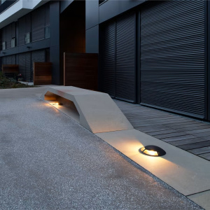 Светильник STEP LIGHT G1031  встраиваемый черный  220V 3W Led  теплого белого цвета.