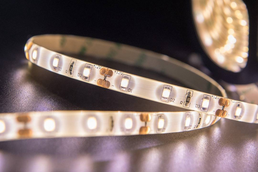 Лента светодиодная SWG SWG260, 4,8 Вт/м, 12В, IP65, теплый белый