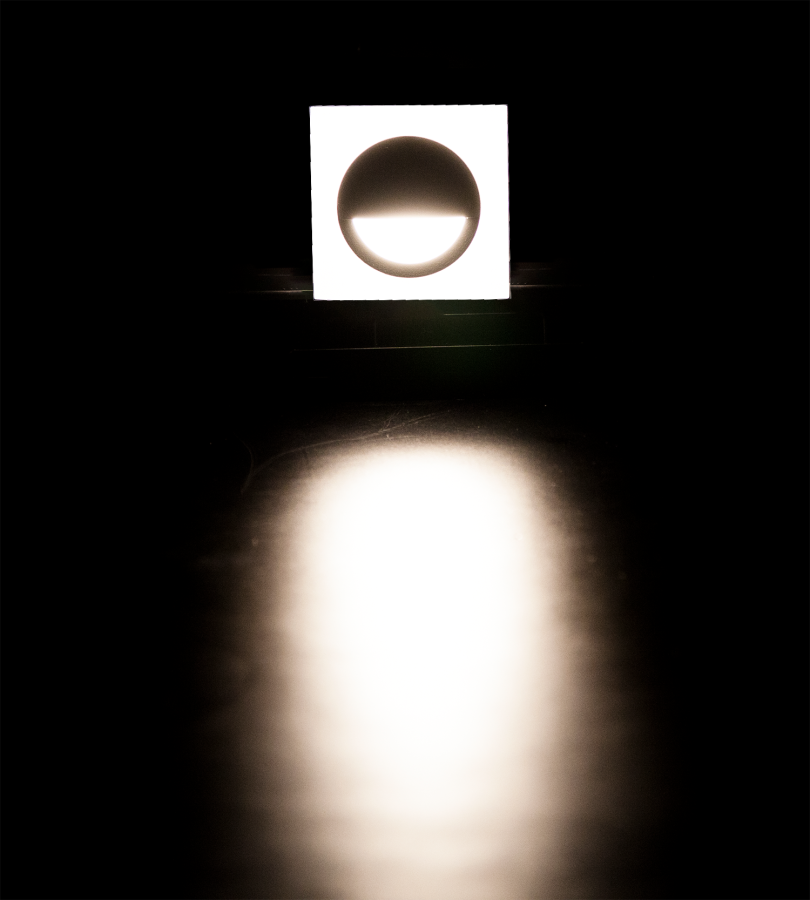 Светильник G0643 наcтенный  встраиваемый серый  220V 3W Led  белого цвета.