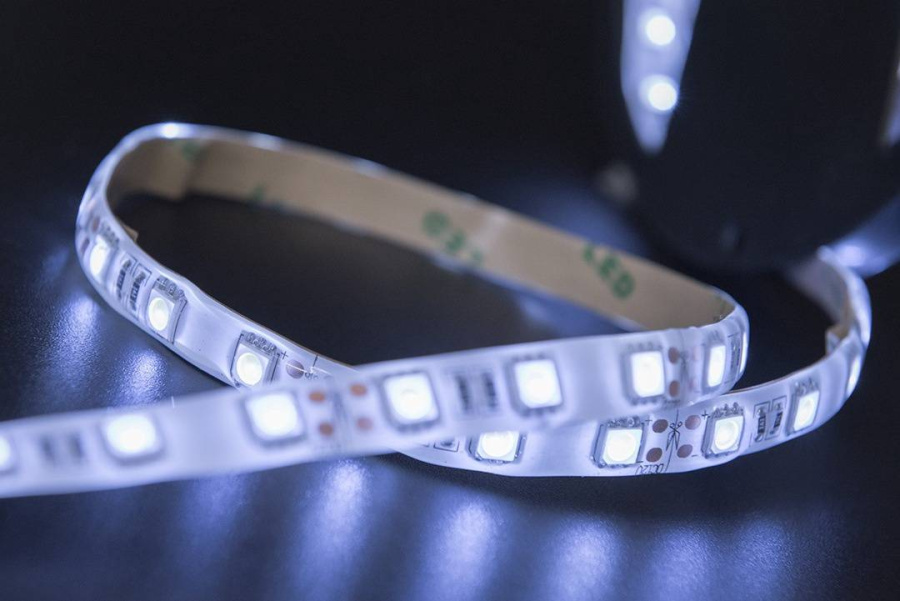 Лента светодиодная SWG SWG560, 14,4 Вт/м, 12В, IP65, холодный белый