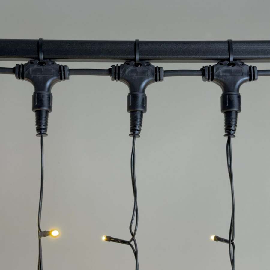 Гирлянда Занавес 2 x 2 м Тепло-Белый 220В, 400 LED, Провод Черный ПВХ, IP54