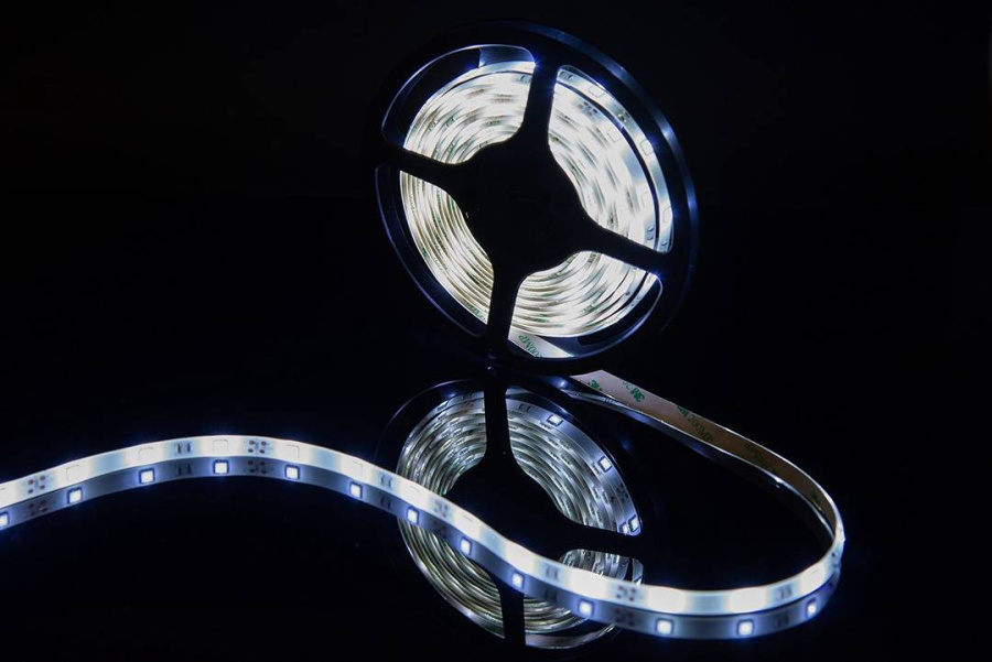 Лента светодиодная SWG SWG530, 7,2 Вт/м, 12В, IP65, холодный белый