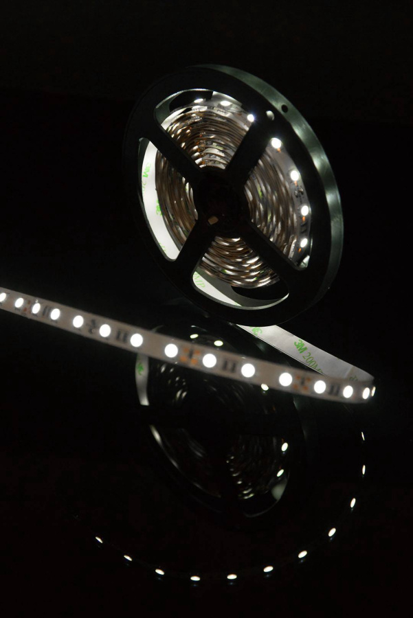 Лента светодиодная SWG SWG560, 14,4 Вт/м, 12В, IP20, ультра холодный белый